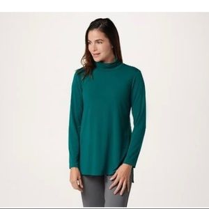 Susan graver turtle neck blouse size M